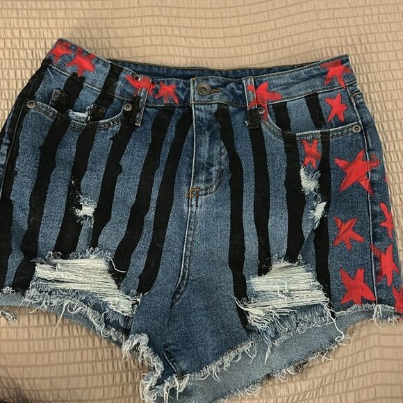 Birds of Prey Harley Quinn Denim Star-Patterned Women's Shorts - Picture 3 of 8